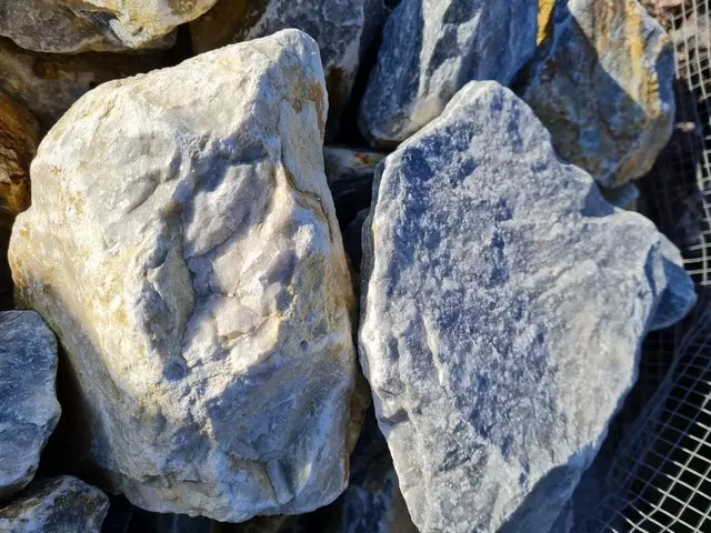 szürke mészkő sziklakerti kövek