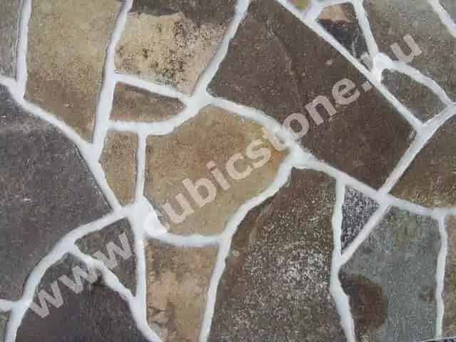 barna andezit aszimmetrikus burkolat