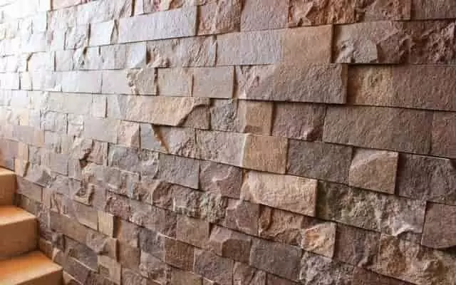 Természetes kőburkolatok – andezit, bazalt és gneisz felhasználása kültéren