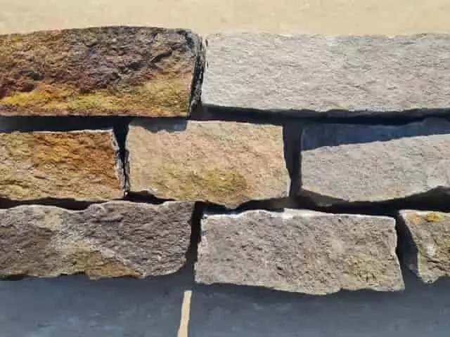 barna andezit megmunkált kő