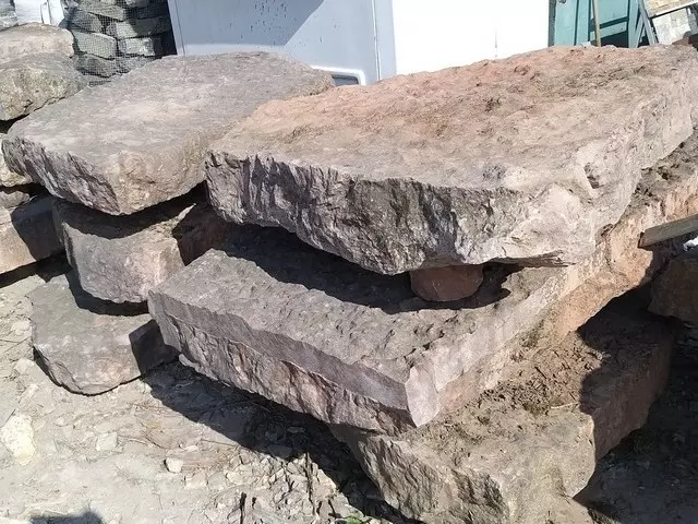 egyedi kőlap vörös műemlék egyedi kőlap vörös műemlék