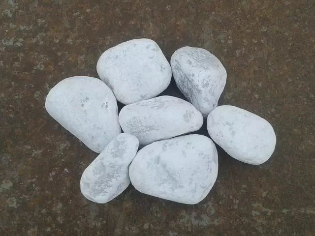 elhő fehér antikolt görgeteg kövek
