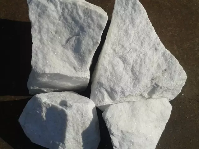 Tassosi hófehér szikla