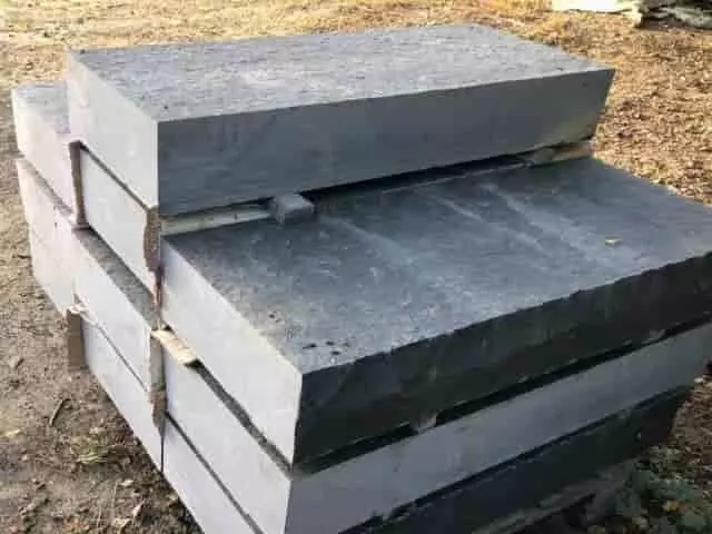 lángolt bazalt tömblépcső