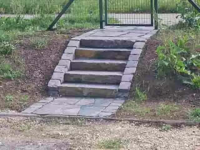 lépcsőburkolat elemek bazaltból