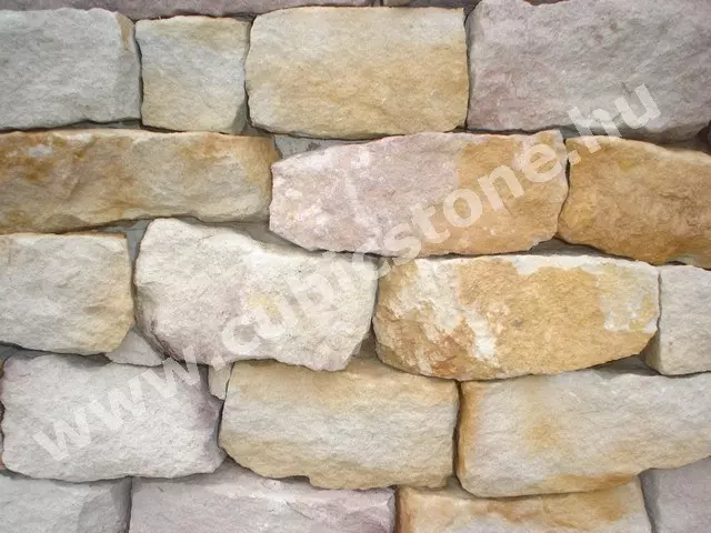 riolit roppantott kő