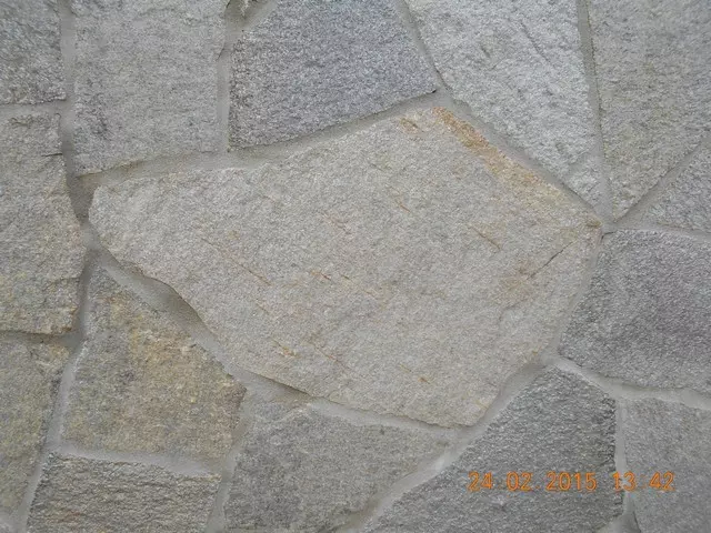 szabálytalan ezüst szürke gneisz burkolat szabálytalan ezüst szürke gneisz burkolat
